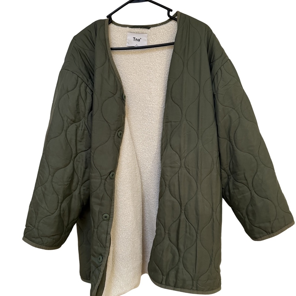 The Aritzia Bancroft Sherpa-Lined Quilted Puffer Jacket in Olive Green M Utility